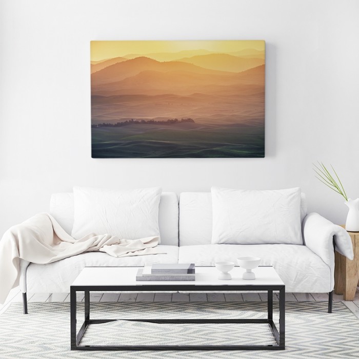 Tyylikäs canvastaulu Mountains in backlight Canvaspicasso