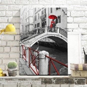 Canvastaulu In red colors